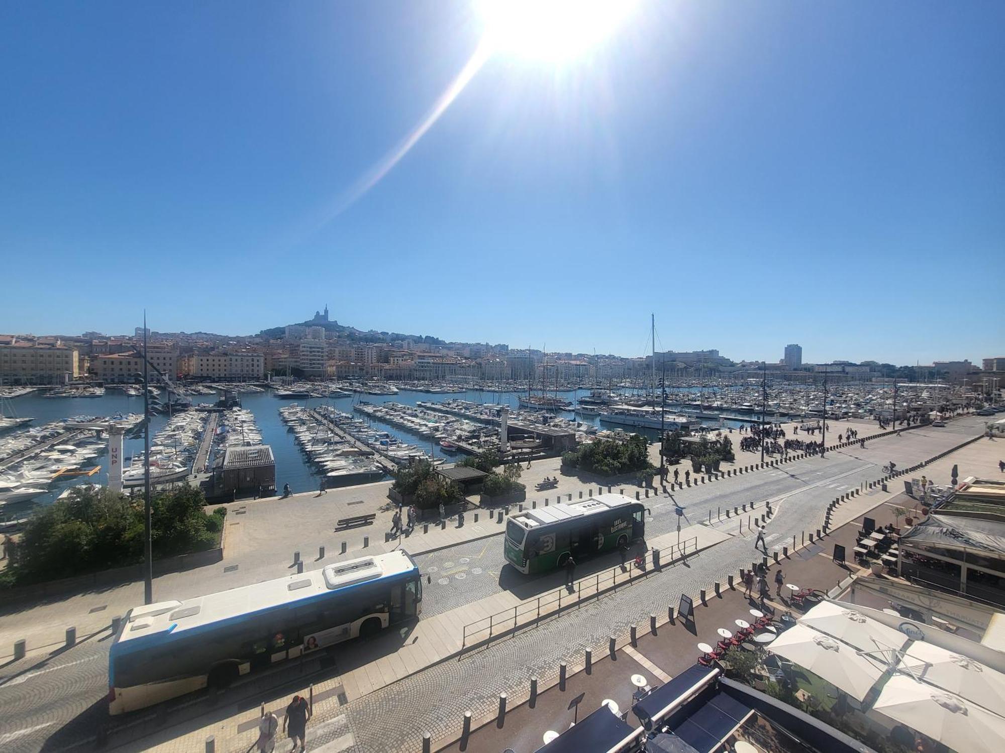 Superbe Appartement, Vue Notre Dame De La Garde, Vieux Port Apartment Marseille